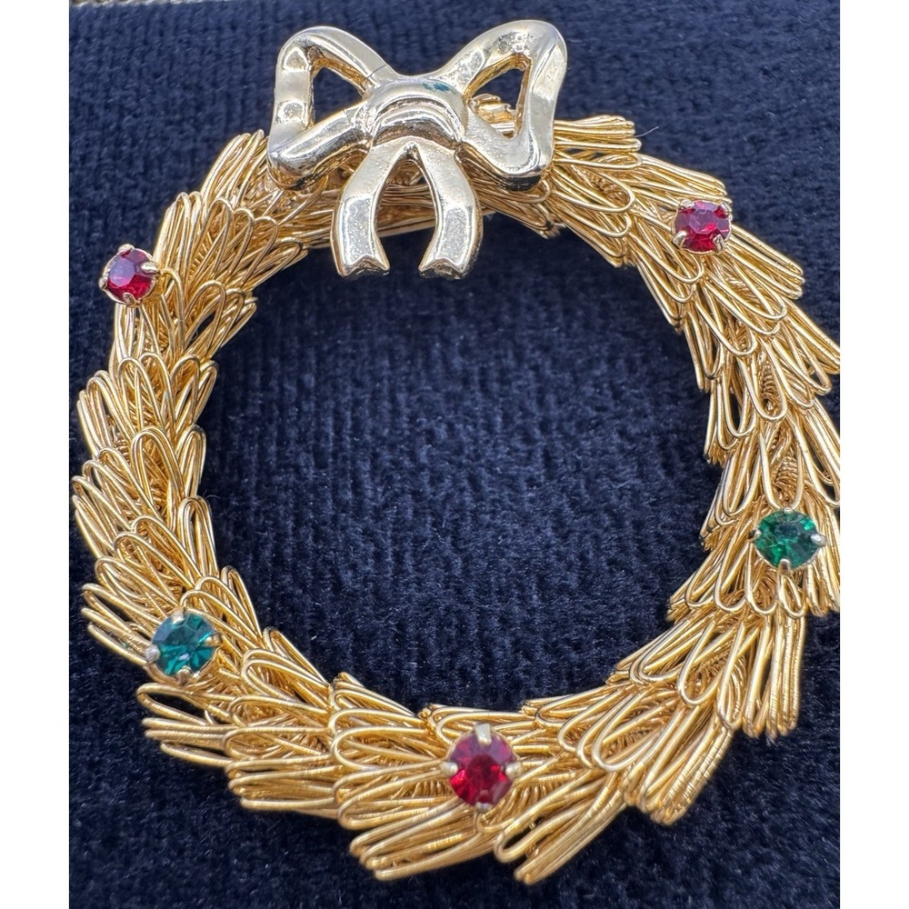 Gold Tone Christmas Wreath Brooch Red‎ Green Rhinestones Bow Pin